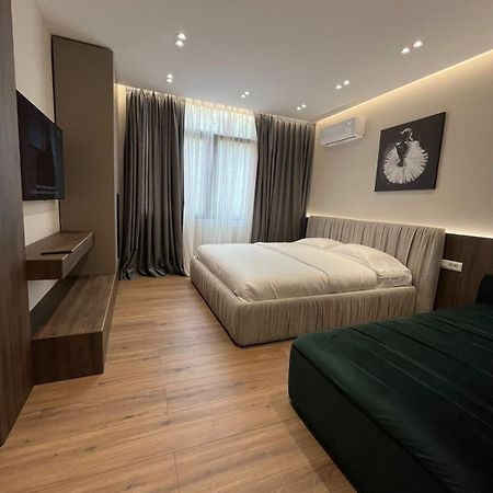 Lux Stay Тирана Екстер'єр фото